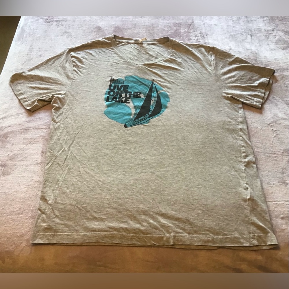 🌊 Live on the Lake Men’s Tee Size 2XL 🌊